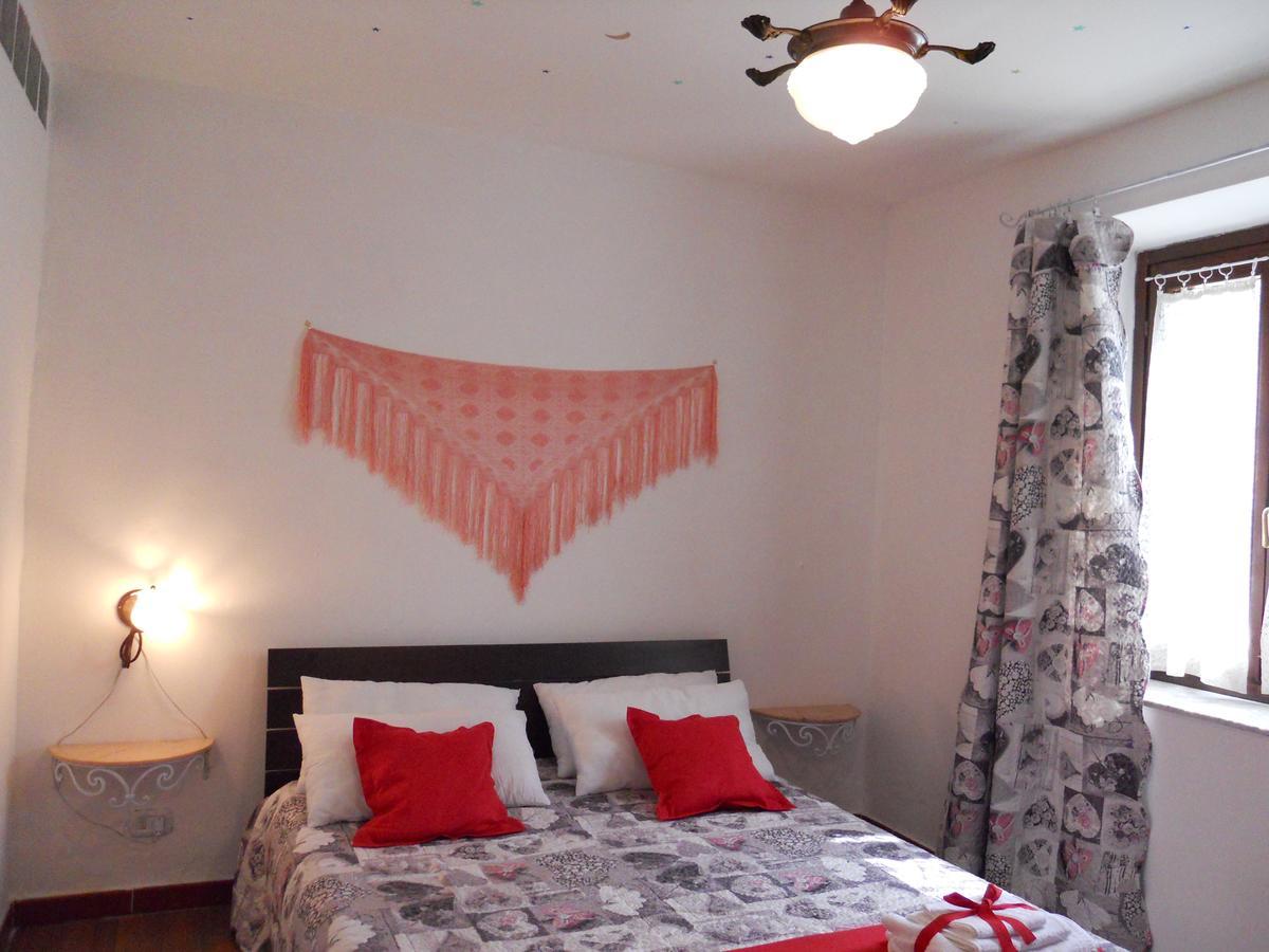 לינה וארוחת בוקר Stazzano Casa Clotilde מראה חיצוני תמונה