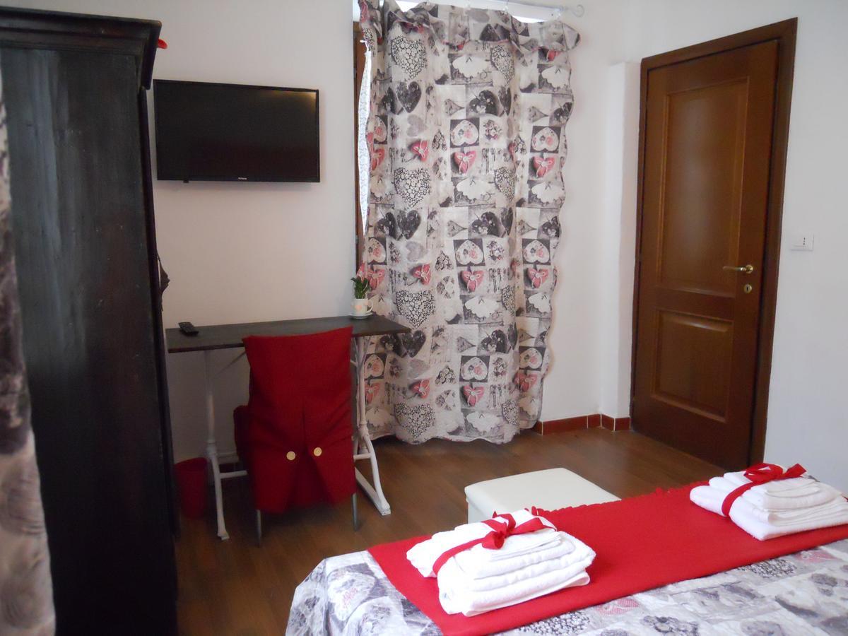 לינה וארוחת בוקר Stazzano Casa Clotilde מראה חיצוני תמונה